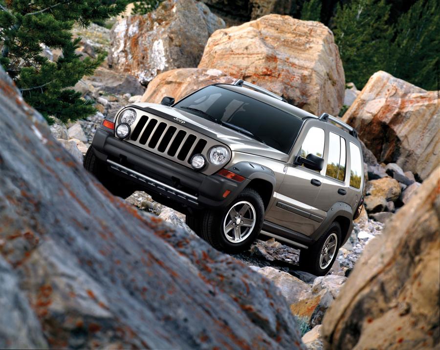  Jeep Liberty Renegade 2004 года  (фото 18 из 18)